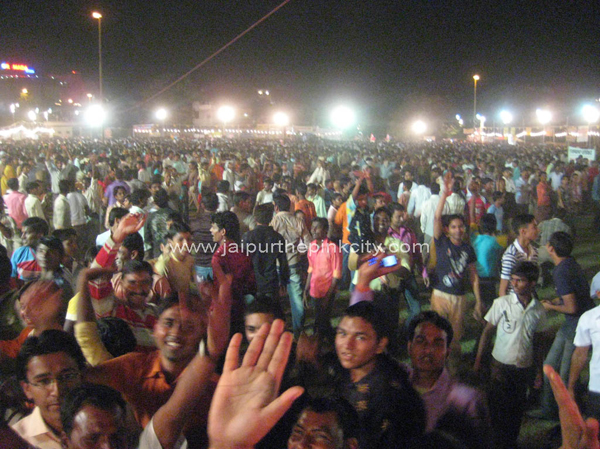 dussehra_festival_jaipur_photo_007_crowd_enjoying