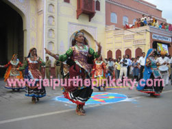 Travel | Festivals | Holidays | Vacations | India | Rajasthan | Jaipur | Teej Festival Dance Jaipur