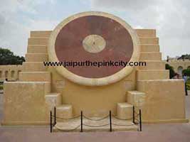 Nothern Dial of Nadivalaya instrument in Jantar Mantar Jaipur