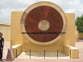 Southern Dial of Nadivalaya instrument in Jantar Mantar Jaipur