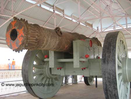 Jaipur | Jaipur Photos | Jaipur Photo of Jaiban Cannon | Jaipur Photos for Free Download | Rajasthan Photos | India Photos | Worlds largest cannon