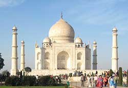 Places to Visit in India : Taj Mahal