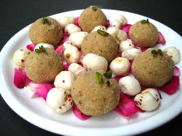 Lotus Seeds Ladoo Recipe in Hindi