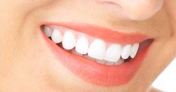 दांतों का पीलापन दूर करने के उपाय