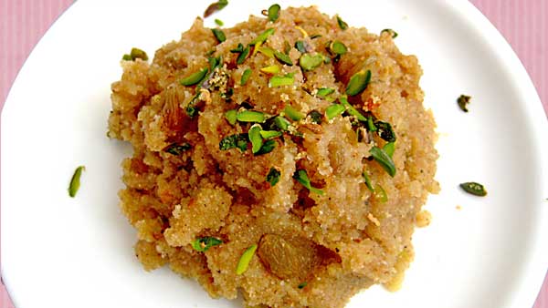 Apple Sooji Halwa Recipe