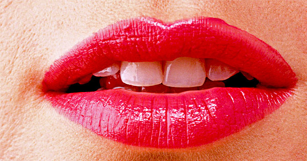 Cracked Lips - Natural Beauty Tips in Hindi