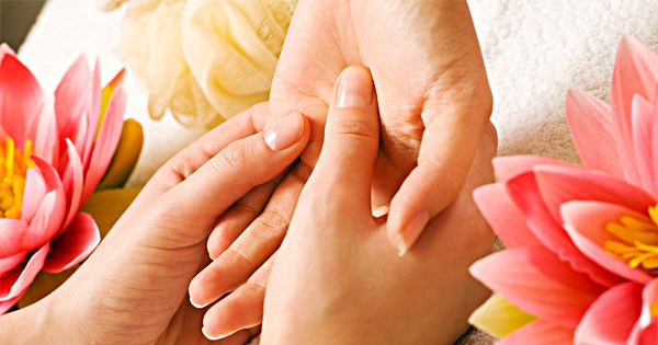 Hand Care Tips in Hindi