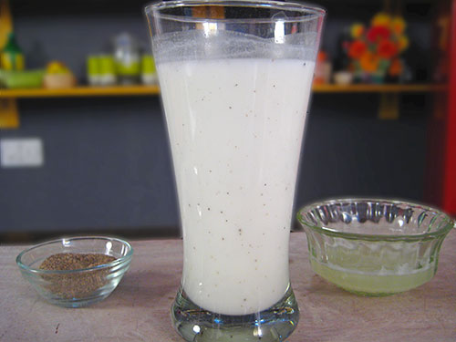 Combination of garlic juice, black pepper powder and buttermilk