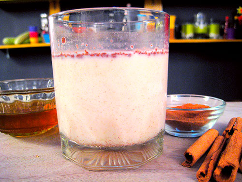 Combination Of Cinnamon Powder, Honey And Milk