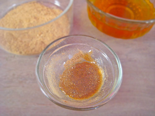Combination of ginger powder, black pepper powder, cardamom powder, epson salt and honey