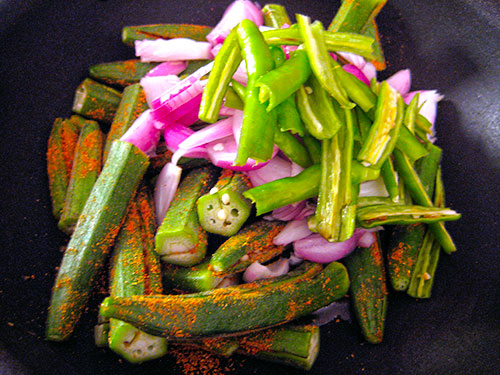 Cooking Of Stuffed Okra, Onion And Green Chillies