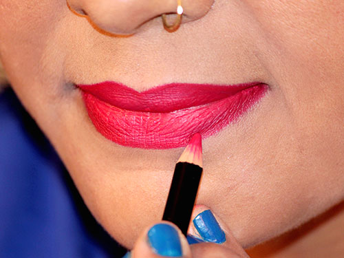 How To Apply Lipstick step 7